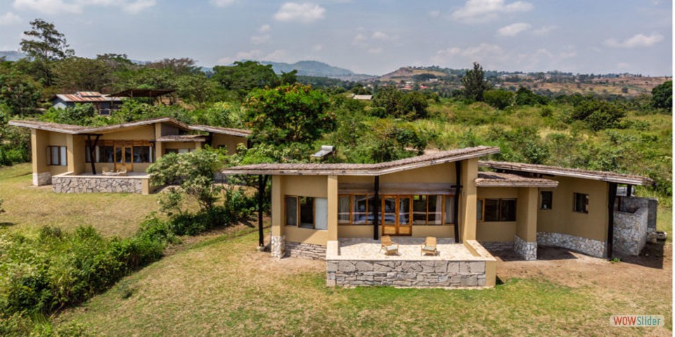 ACCOMMODATION IN QUEEN ELIZABETH NATIONAL PARK, ATTRACTIONS AND ACTIVITIES