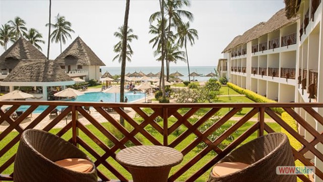 Zanzibar tourist attractions, beach hotels, resorts, spice island tours, activities, what to do