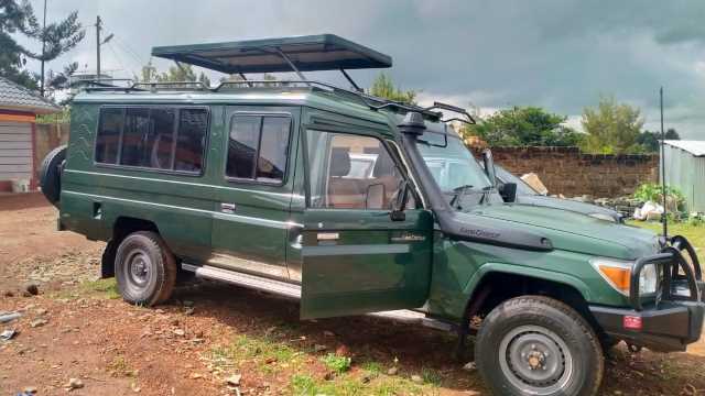 Safari Land Cruiser